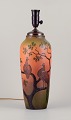 Ipsens Enke. Stor bordlampe i keramik.
Motiv af påfugle siddende i et træ.