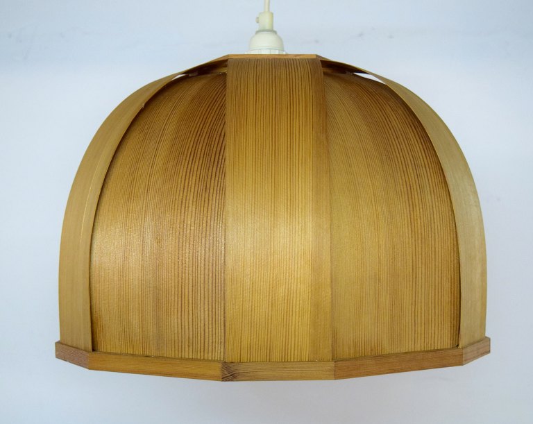 Hans Agne Jakobsson, "ellysett" ceiling lamp of wood.
1960 / 70s.