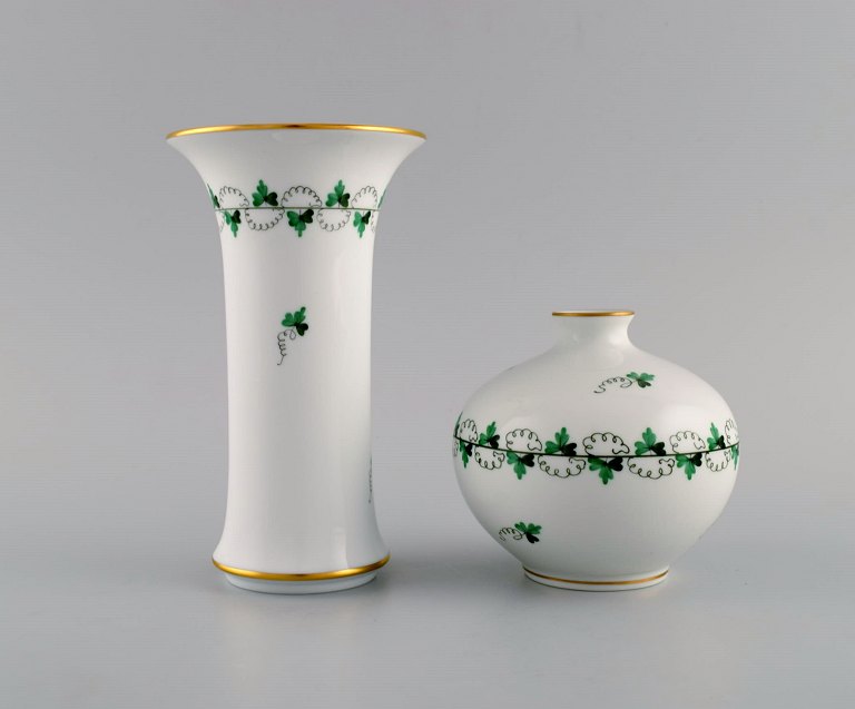 Two Herend vases in hand-painted porcelain. Mid 20th century.
