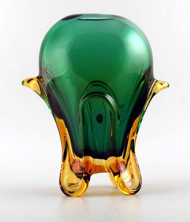 Murano vase i mundblæst kunstglas.
Italiensk design, 1960
