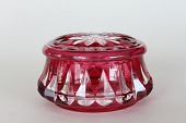 Val St. Lambert
Belgisk kunstglas
Bonboniere af rubinrød krystal
Diameter 10,5 cm
Fin stand uden skår
emne nr:
236056 Val St. Lambert
Belgisk kunstglas
Bonboniere af rubinrød krystal
Diameter 10,5 cm
Fin stand uden skår
emne nr:
236056