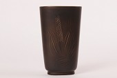 Aluminia og Nils Thorsson
Solbjerg vase i brun udgave nr. 1712
Højde 22 cm
Fin stand uden skår eller revner
emne nr:
272288 Aluminia og Nils Thorsson
Solbjerg vase i brun udgave nr. 1712
Højde 22 cm
Fin stand uden skår eller revner
emne nr:
272288