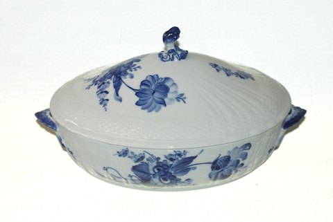 Royal Copenhagen Blue Flower Curved, Ragout dish / Lid dish
Dek. No. 10 / # 1702