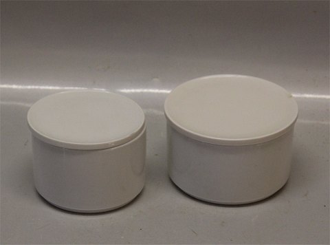 White Pot 6275 Sugar Jar 6.5 x 9 cm with 6318 lid 9.2 cm
 Design Grethe Meyer Royal Copenhagen Porcelain Sugar Bowls 

