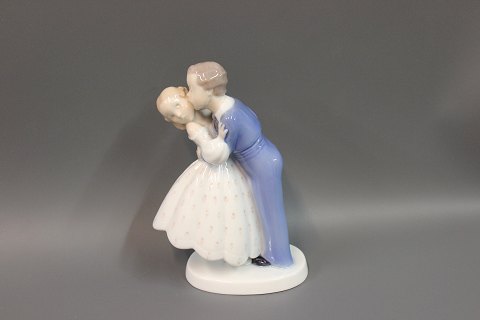 Figure - "The first kiss" - No. 2162 - B&G
Great condition
