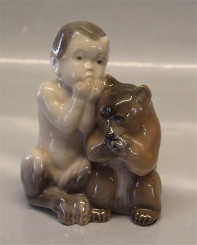 Royal Copenhagen figurine 2822 RC Faun with bear KK 1927 12 x 10 cm