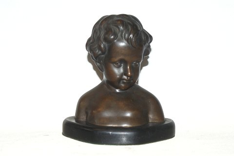 Bronze bust
Height 15.5 cm.
Beautiful and well maintained.