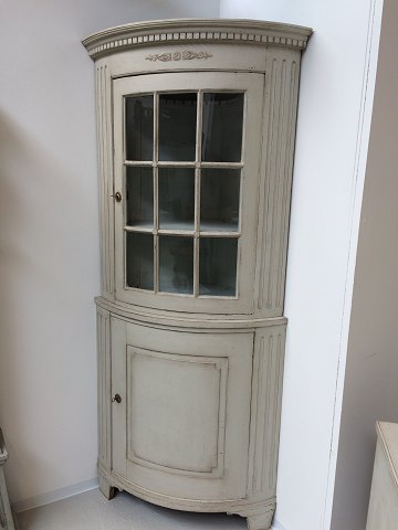 Corner Cabinett