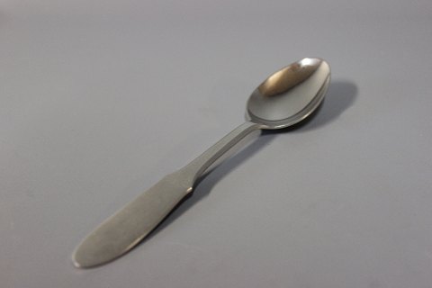 Dinner spoon, MITRA, by Georg Jensen in steel.
5000m2 showroom.