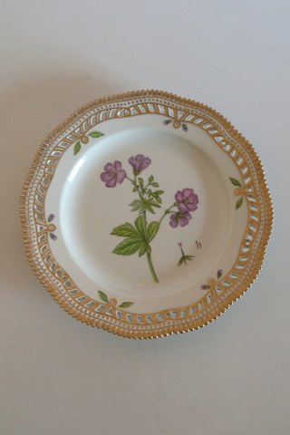 Royal Copenhagen Flora Danica Pierced Luncheon Plate No 3554