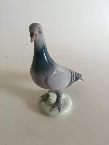 Royal Copenhagen Pigeon Figurine No 2933/3510