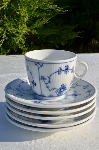 Royal Copenhagen   Blue fluted, iron porcelain Coffee cup  2238