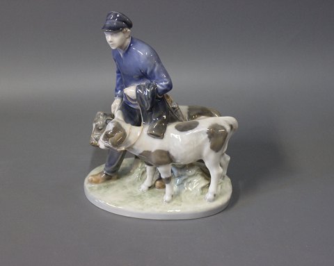 Royal figurine Boy with two calves, no. 1858.
Great condition
