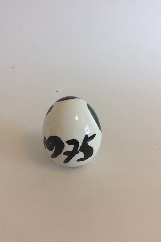 Royal Copenhagen Annual Artist Egg from 1975 by Mogens Andersen