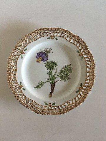 Royal Copenhagen Flora Danica Luncheon Plate No 20/3554 with Pierced Border