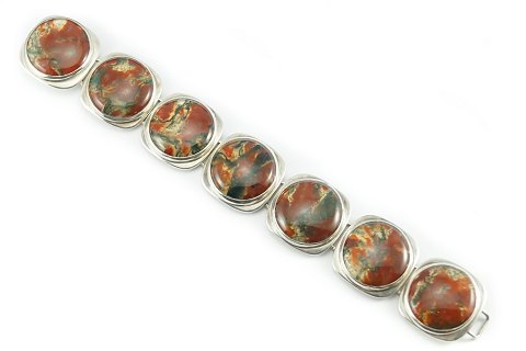 Bent Knudsen; A bracelet of sterling silver with moss agates