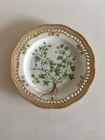 Royal Copenhagen Flora Danica Pierced Luncheon Plate No 20/3554