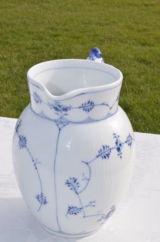 Royal Copenhagen  Blue fluted plain  Large milk jug 162