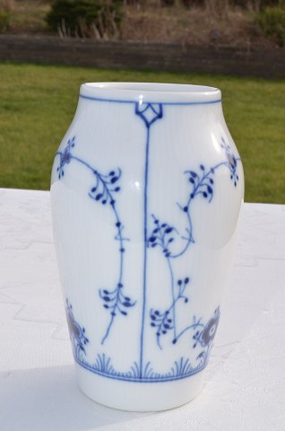 Royal Copenhagen  Blue fluted plain Vase 384