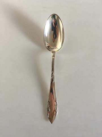 Delt Lilje Dessert Spoon in Silver Frigast