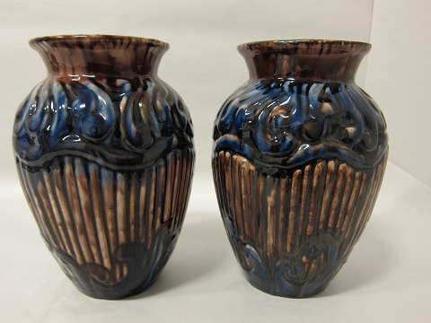 Vases, Leadglazed pottery, Art Nouveau
Supposed from Roskilde Lervarefabrik
Inscription "37"
H: 21cm