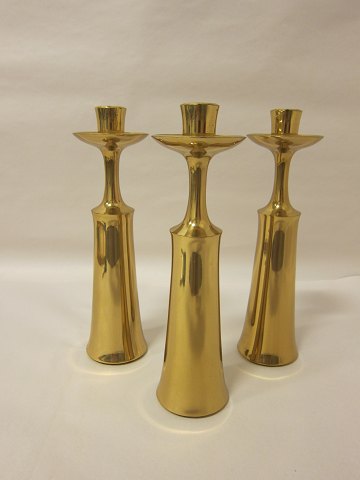 Candlestick, brass
Design: Jens Harald  Quistgaard 
It is possible to take off the top of the candlestick, turn it up-side-down, 
and then you have a vase instead of the candlestick.
H: 23,5cm