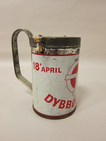 Dybbel-day-Collecting box, sealed and numbered
H: 12cm excluding the handle, H: 13,5cm inkl. the handle