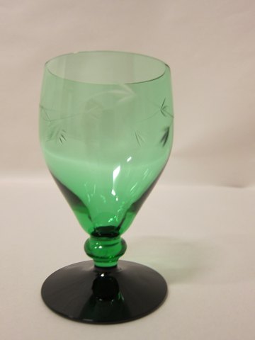 Glass, white wine, "Ranke" from Holmegaard
Green glass with black
H: 10,5cm
We have 24 items in stock.
Dkr. 50,- per glass, but special price by a purchase of all 24 items
We have a large choice of antique glass
Please contact us for further informa
