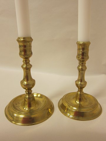 Candlesticks "Næstved" made of brass with thread which is handmade
Earlier than 1900
1 Candlestick with stamp: Dkr. 1.050,-
1 Candlestick without stamp: Dkr. 750,-
H: 16cm, diam foot: 11cm
H: 15cm, diam foot: 10cm