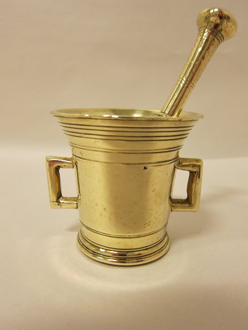 Mortar made of brass
Mortar with a pestle
From the 1700