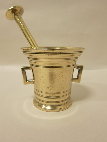 Mortar made of brass
Mortar with a pestle
From the 1700