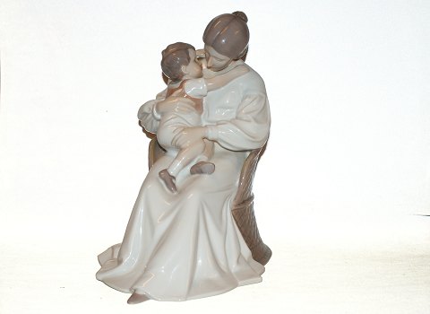 Big Bing & Grondahl figure, Mother love, Mother with boy.