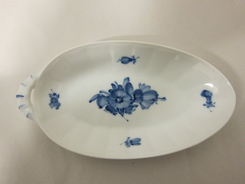 Royal Copenhagen, Blue Flower, Angular
Small plate with a handle, 1. grade
From before 1950
RC-nr. 8599
We have a good choice of Blue Flower
Please contact us for further information