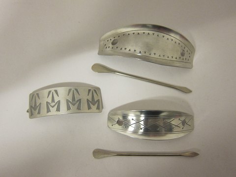 Hair slides, pewter jewellery, Design: Jørgen Jensen
Vintage Hair slides
Stamped: Jørgen Jensen Denmark Pewter Handmade 
The silversmith Jørgen Jensen (1895-1966), oldest son of the famous Georg 
Jensen.
We have a large choice of pewter jewellery