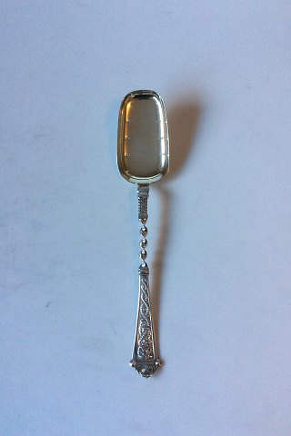 Strawberry Spoon in Silver and gilt.
