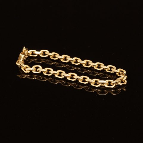 Jannik Lilleriis Andersen, Ringsted, Denmark: 
Anchor bracelet, 14kt Gold. L: 19cm. W: 19,7gr