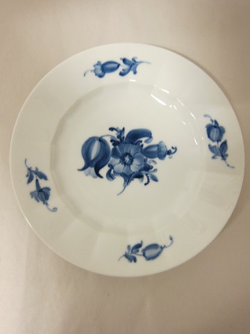 Royal Copenhagen, Blue Flower, Angular
Plate
2. grade
RC-nr. 8549
Diam: 25,5cm
We have a good choice of Blue Flower
Please contact us for further information