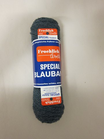 STOCKING WOOL
Military green 7 mixed petrolgreen, Colourno.: 437
The good old and wear well FROEHLICH STOCKING WOOL SPECIAL BLAU BAND, which is 
wearable for many years
1 ball of wool containing 50 grams