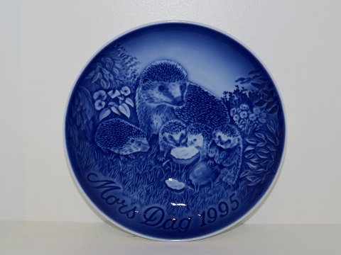 Bing & Grondahl
Mothers Day Plate  1995