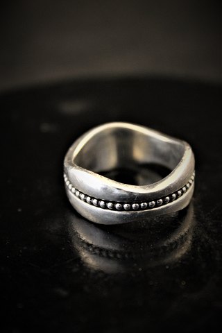 Georg Jensen sterling silver ring. Ring size 67.