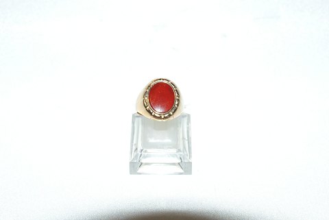 Gold ring with brown stone 14 carats
