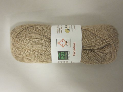 Qoperfina
Qoperfina is a 100% natural product from Peru, which is made of the finest 
ecological cotton fibres and alpaca fibres mixed with natural copper.
The colour shown is: Granite
1 ball of Qoperfina containing 25 grams