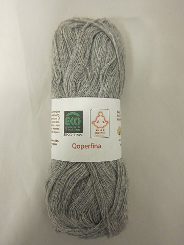 Qoperfina
Qoperfina is a 100% natural product from Peru, which is made of the finest 
ecological cotton fibres and alpaca fibres mixed with natural copper.
The colour shown is: Silver (This colour is sold)
1 ball of Qoperfina containing 25 grams