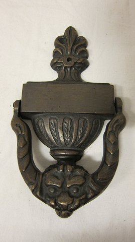 Door knocker, Antique
This antique door knocker is made of bronze
About 1900
In a good condition