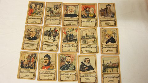 For the collector:
Game with historical cards
All cards in colours
About 1920
In total 48 cards so all cards are intact
An old game based on the history - each player will have 4 cards
The box is defect the cards are in a good condition in respect o