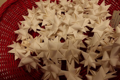 Real retro:
Christmas stars made of paper as they were in the 1970-1980 years - these stars 
are not made as new