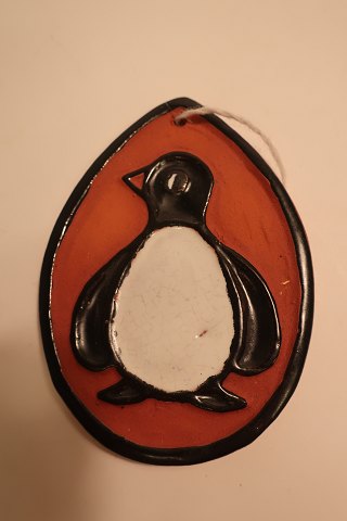 Drop - Penguin -  pottery made by Hildegon, the well known potter from the 
island Als in Southern Jutland
The pottery from Hildegon is sought after especially from many collectors