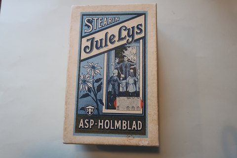 For the collectors:
Old christmas candlelights made of stearin, - in the original box
From Asp-Holmblad, Denmark
Red and white
In a good condition