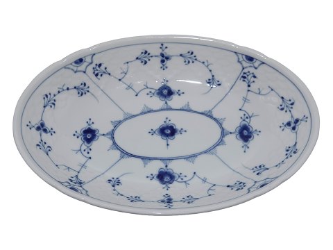 Blue Traditional Thick porcelain
Oblong dish 23.1 cm.