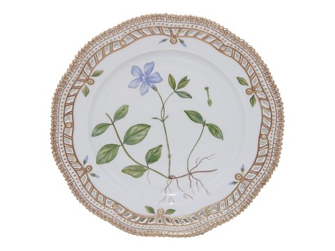 Flora Danica
Luncheon plate with pierced border 23 cm. #3554